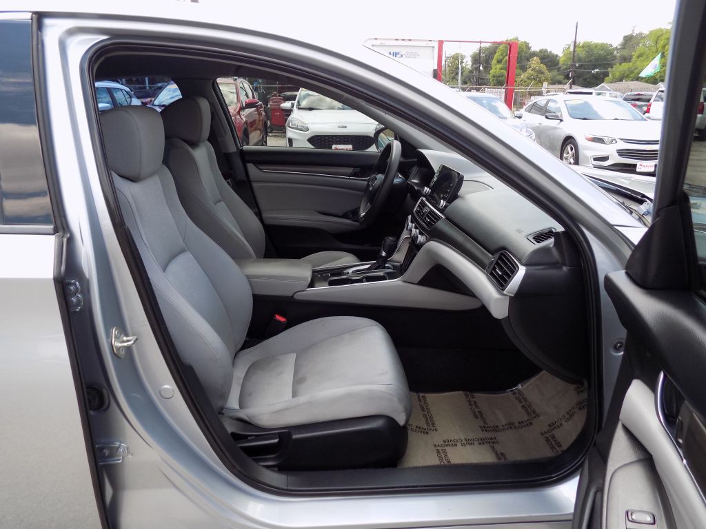 2018 Honda Accord Image 15
