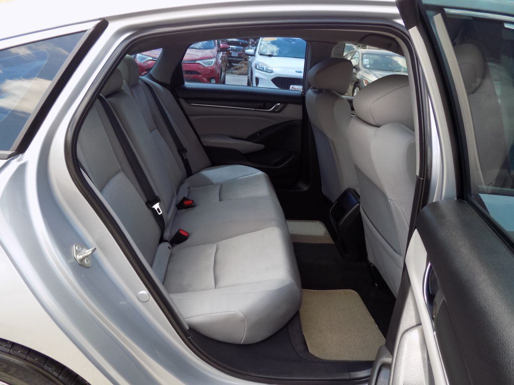 2018 Honda Accord Image 16