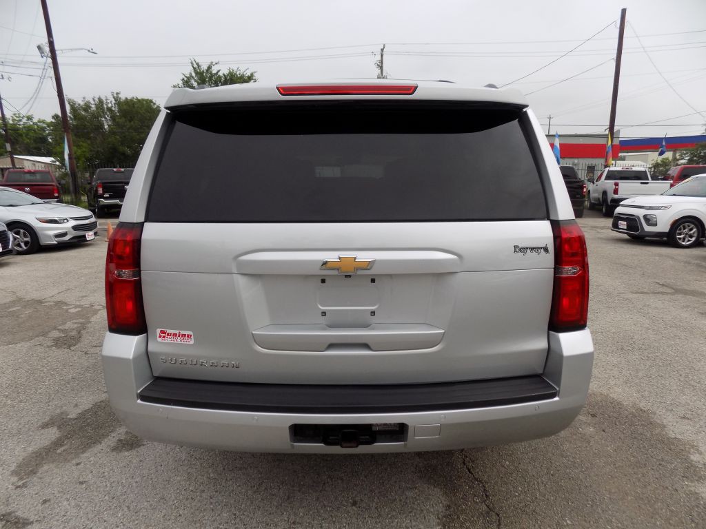2016 Chevrolet Suburban Image 4