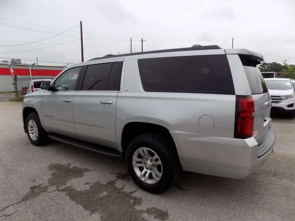 2016 Chevrolet Suburban Image 5