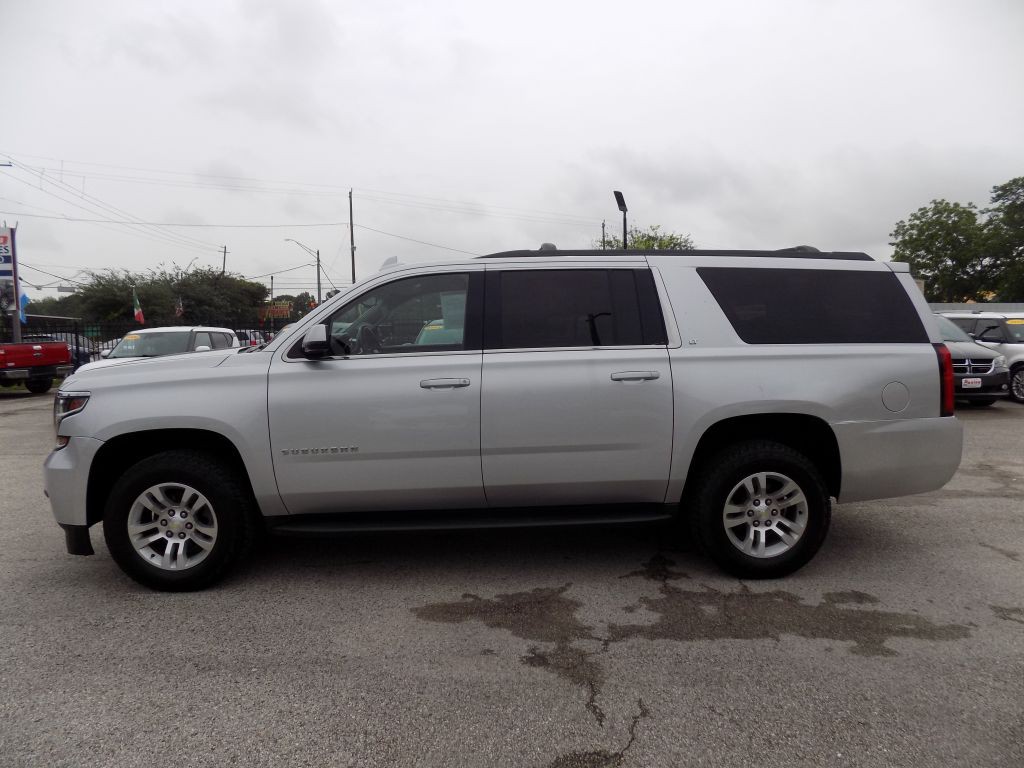 2016 Chevrolet Suburban Image 6
