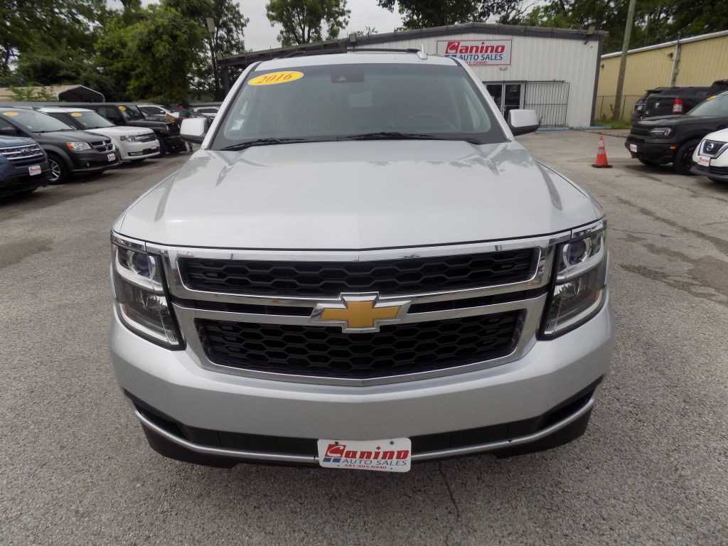 2016 Chevrolet Suburban Image 8