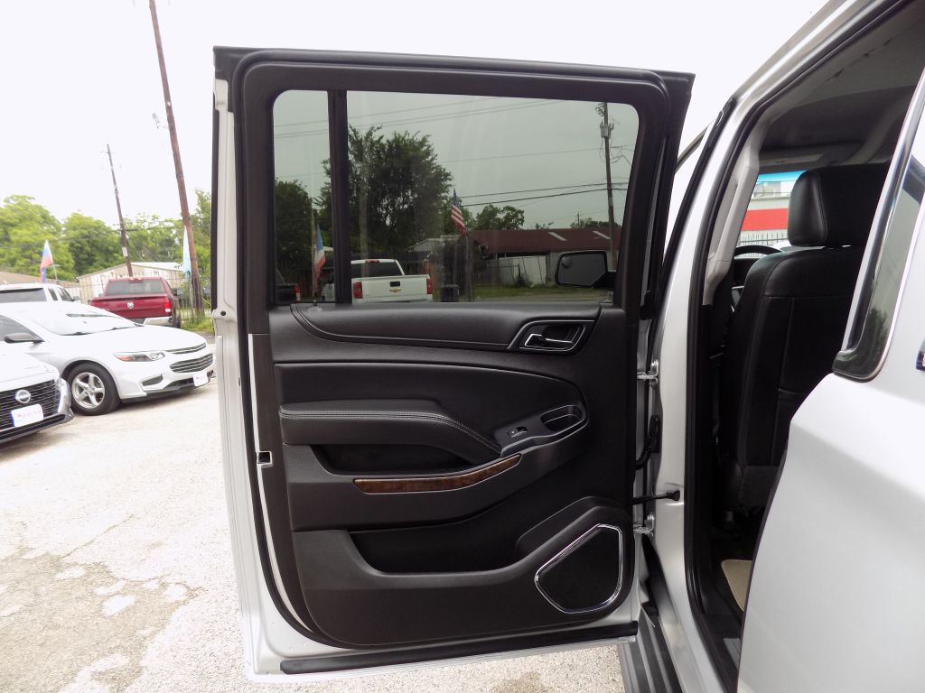 2016 Chevrolet Suburban Image 10