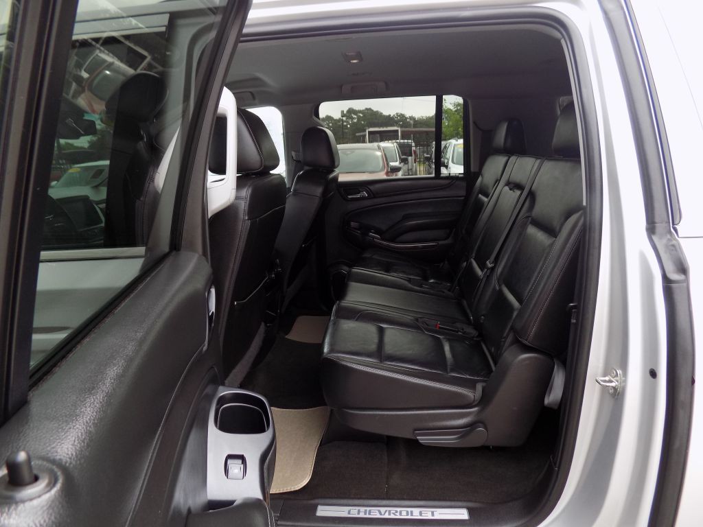 2016 Chevrolet Suburban Image 14