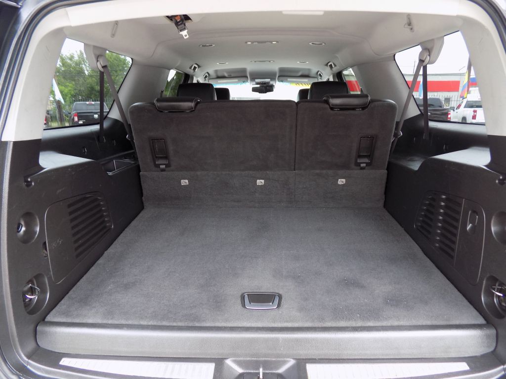 2016 Chevrolet Suburban Image 17