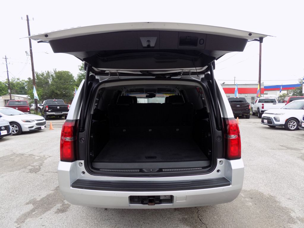 2016 Chevrolet Suburban Image 18