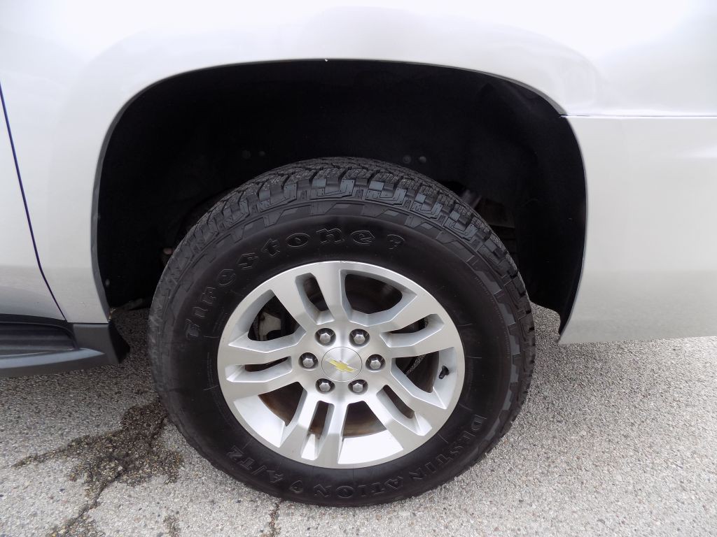 2016 Chevrolet Suburban Image 24