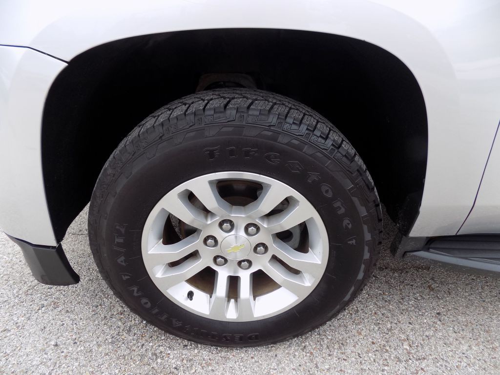 2016 Chevrolet Suburban Image 25