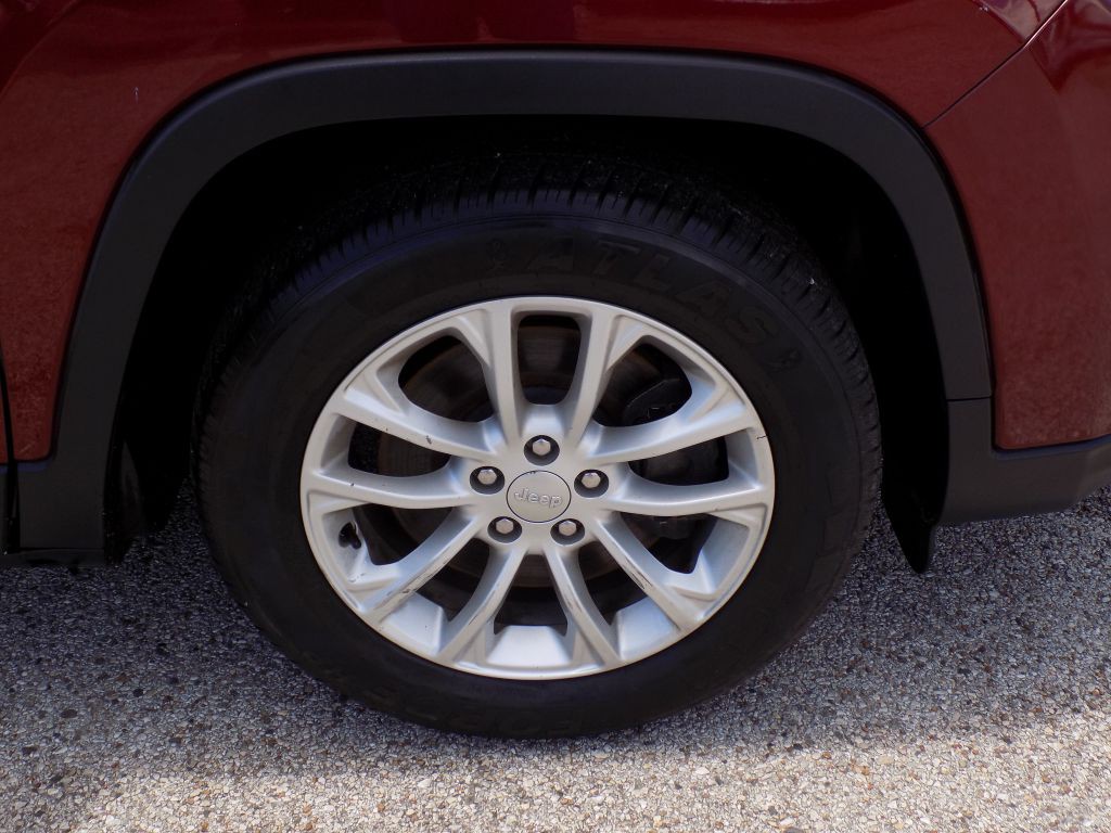 2019 Jeep Cherokee Image 24