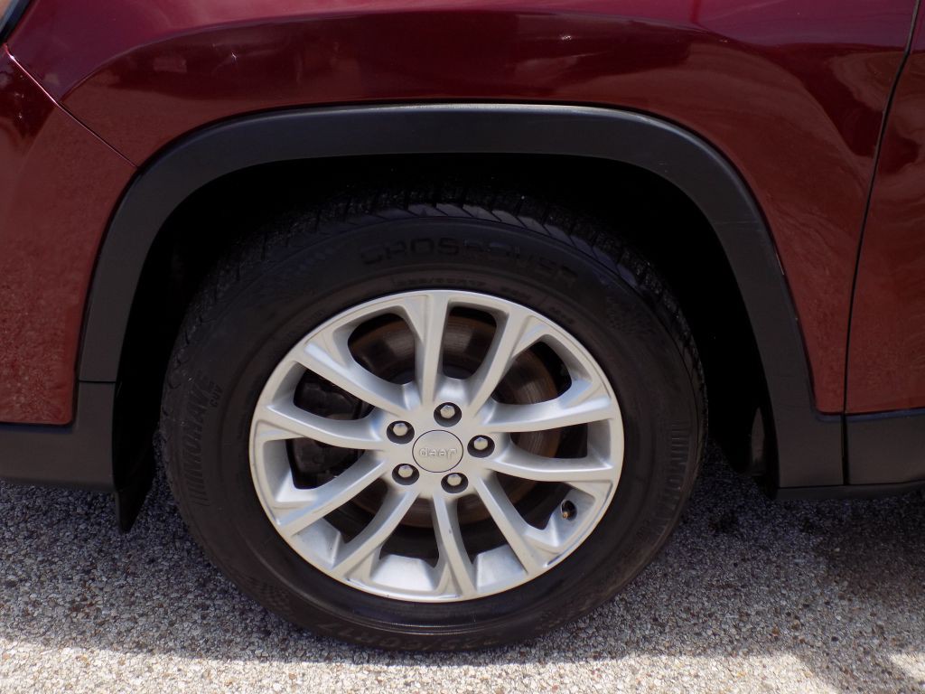 2019 Jeep Cherokee Image 25