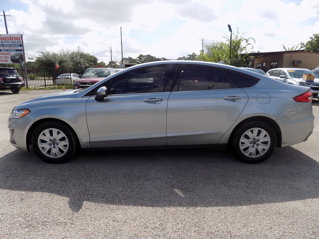 2020 Ford Fusion Image 3
