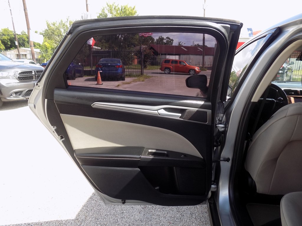 2020 Ford Fusion Image 10