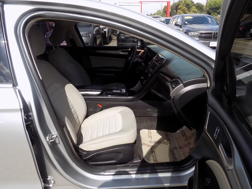 2020 Ford Fusion Image 15
