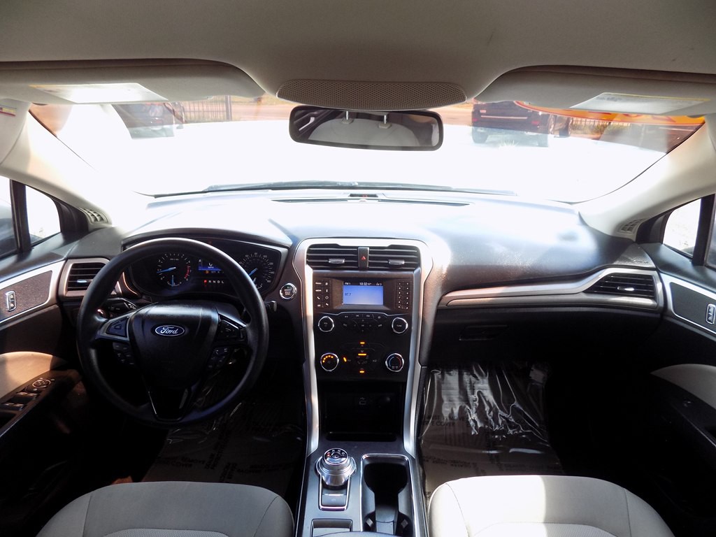 2020 Ford Fusion Image 20