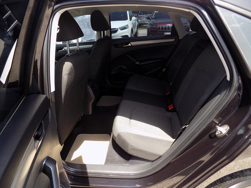 2020 Volkswagen Passat Image 14