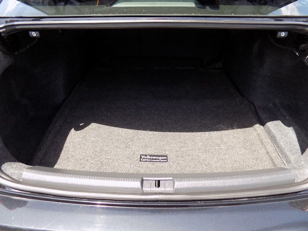2020 Volkswagen Passat Image 18
