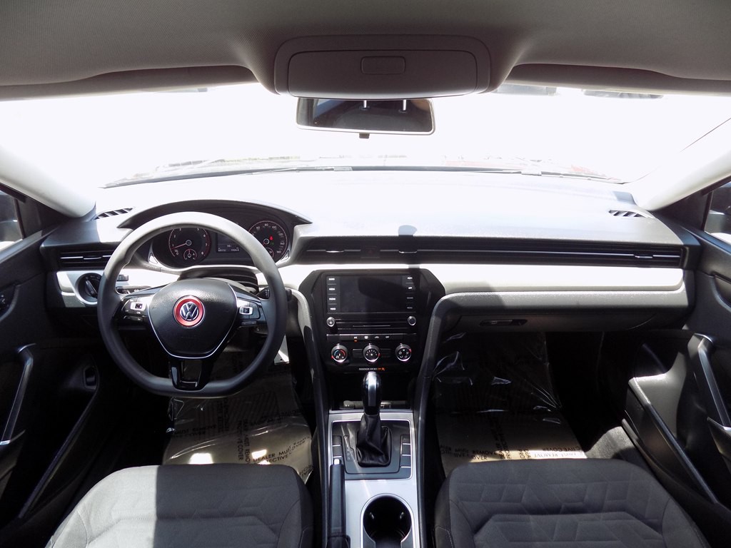 2020 Volkswagen Passat Image 20