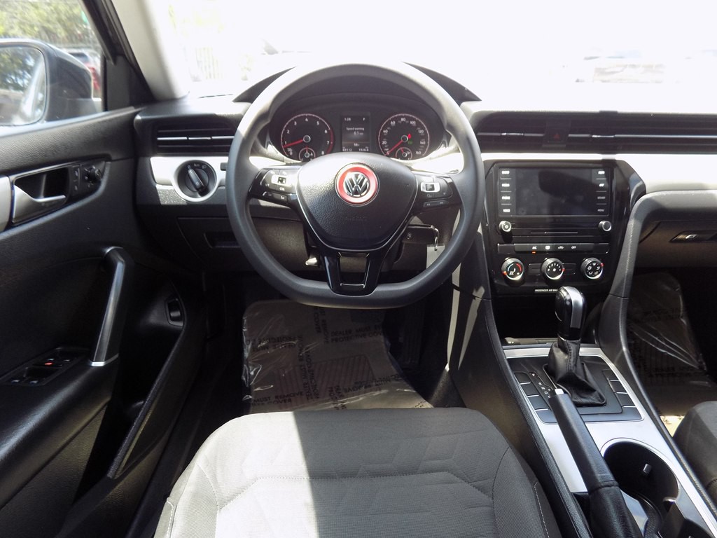 2020 Volkswagen Passat Image 21