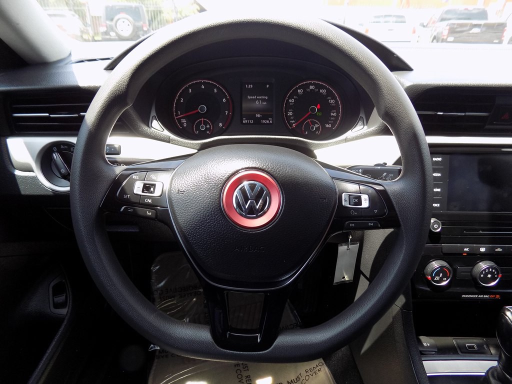 2020 Volkswagen Passat Image 22