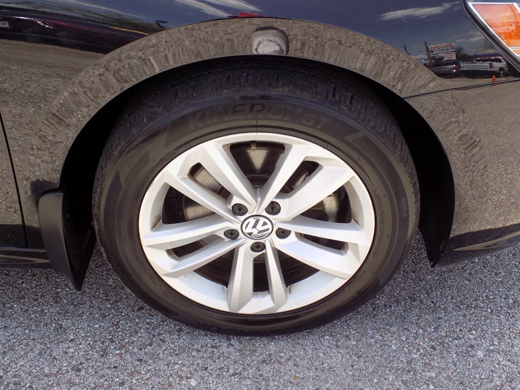 2020 Volkswagen Passat Image 24