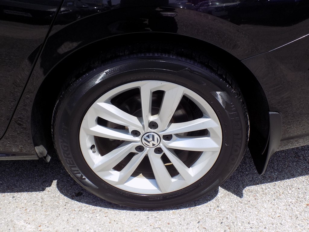 2020 Volkswagen Passat Image 26