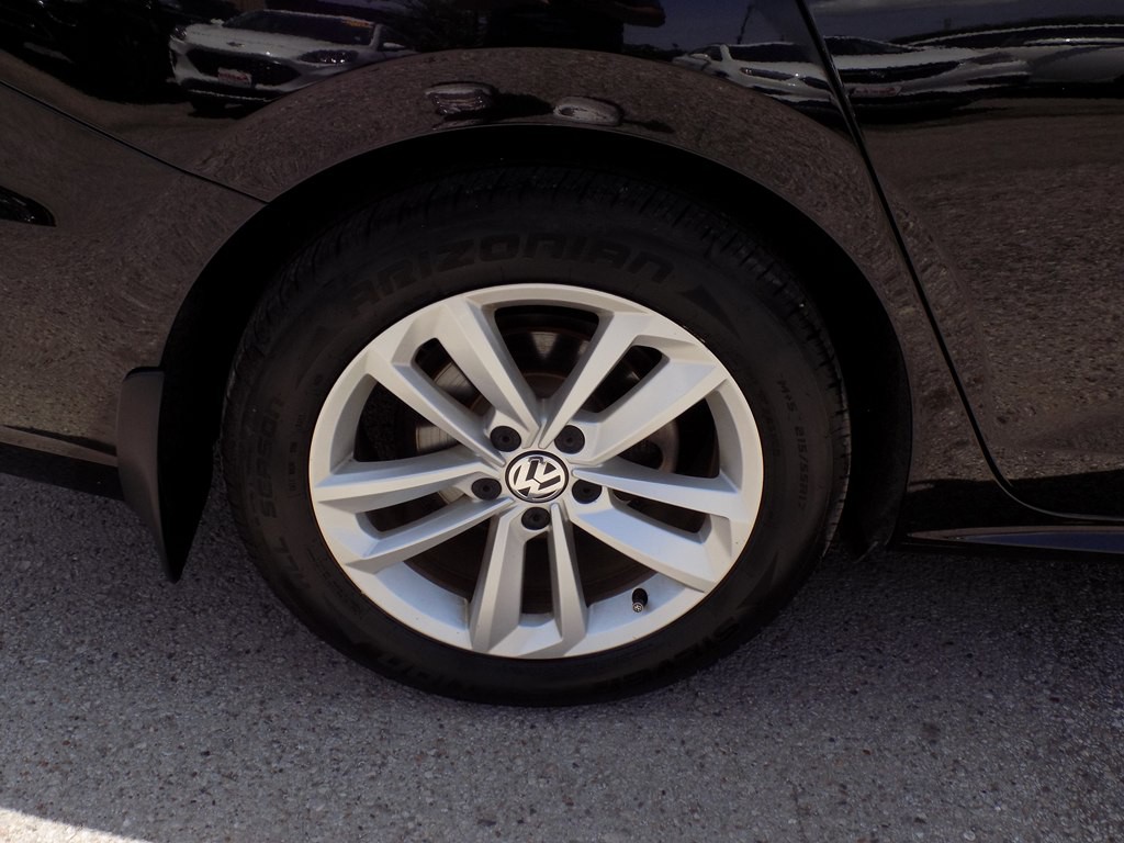 2020 Volkswagen Passat Image 27