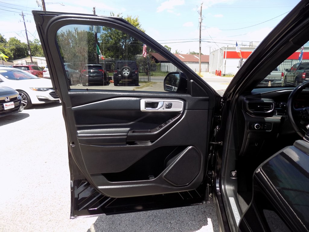 2020 Ford Explorer Image 9