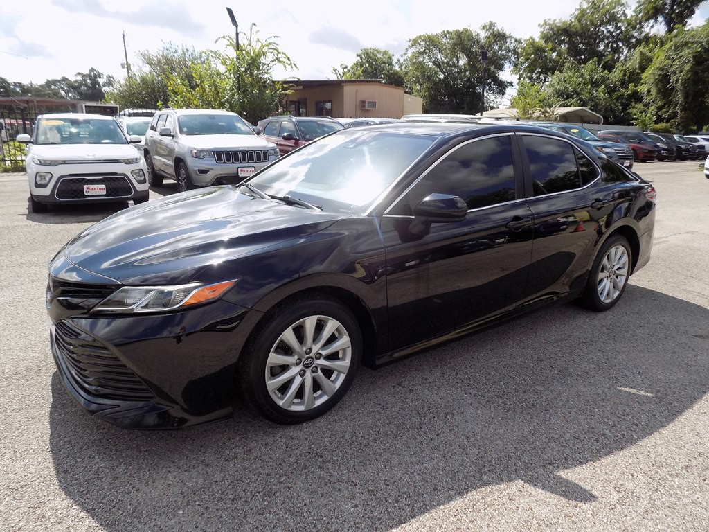 2020 Toyota Camry Image 2
