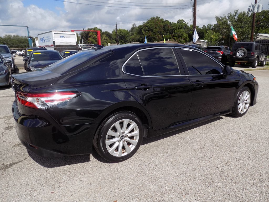 2020 Toyota Camry Image 6