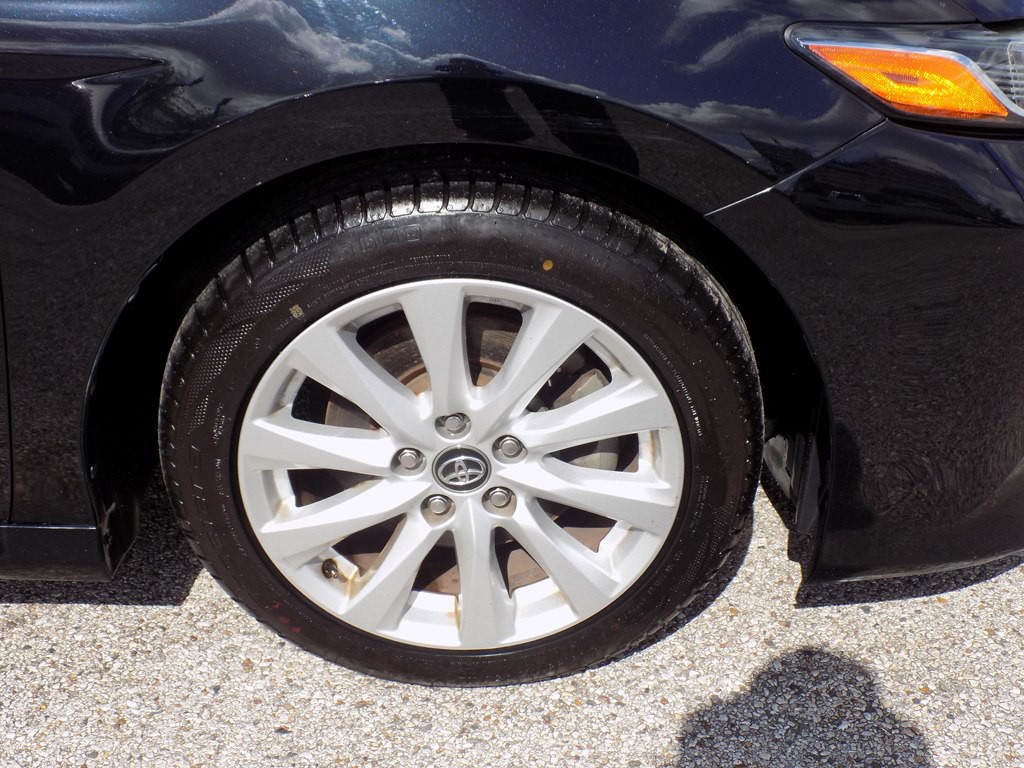 2020 Toyota Camry Image 25