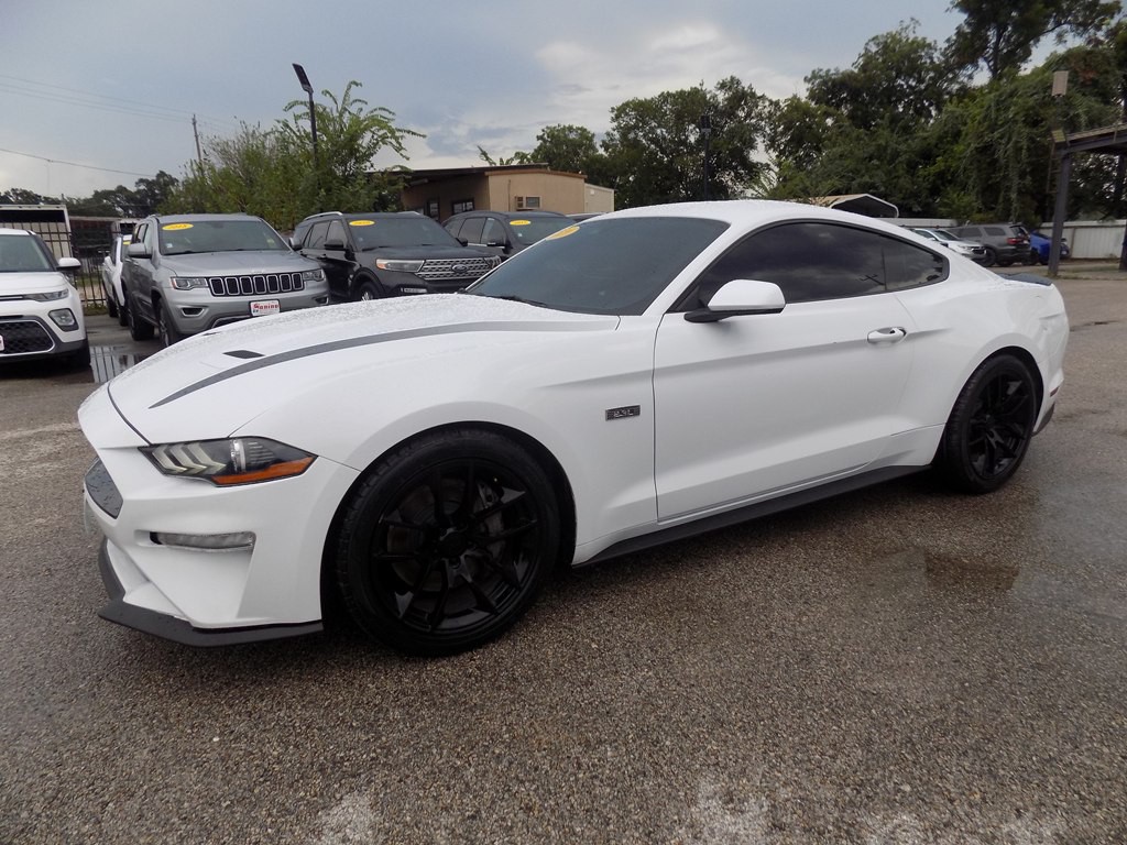 2020 Ford Mustang Image 2