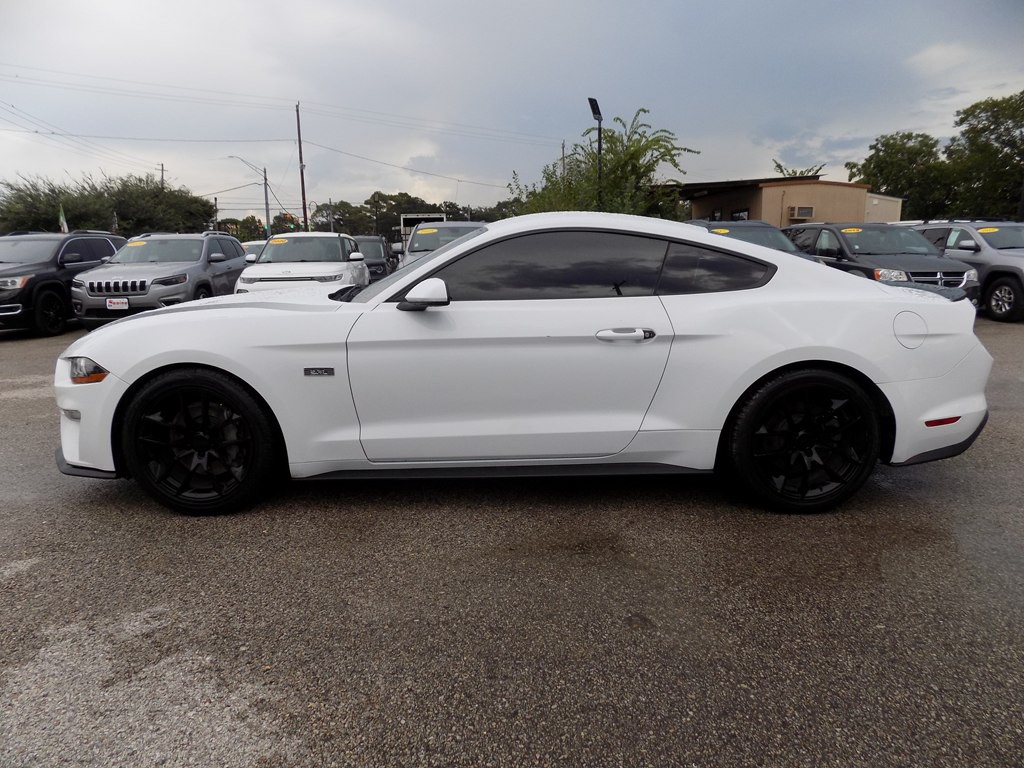 2020 Ford Mustang Image 3
