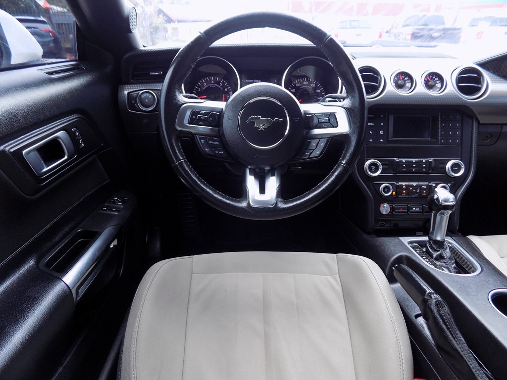 2020 Ford Mustang Image 19