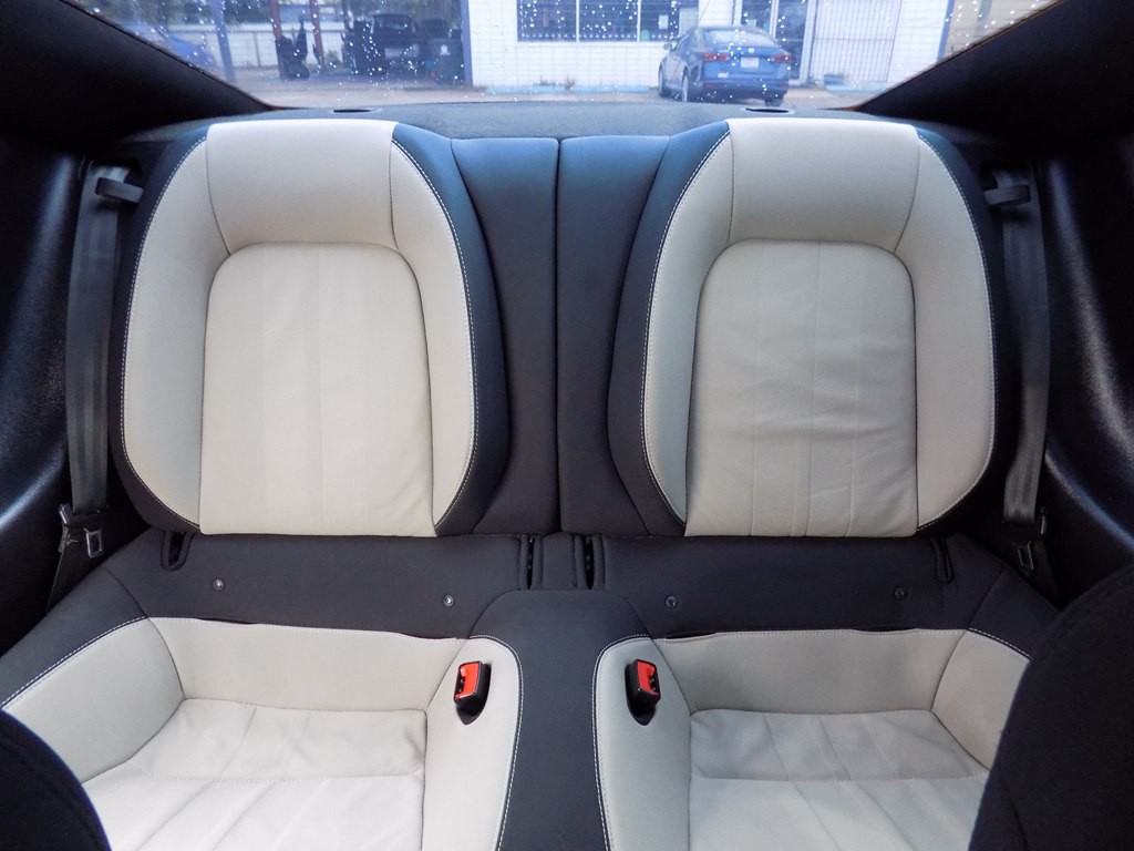 2020 Ford Mustang Image 21