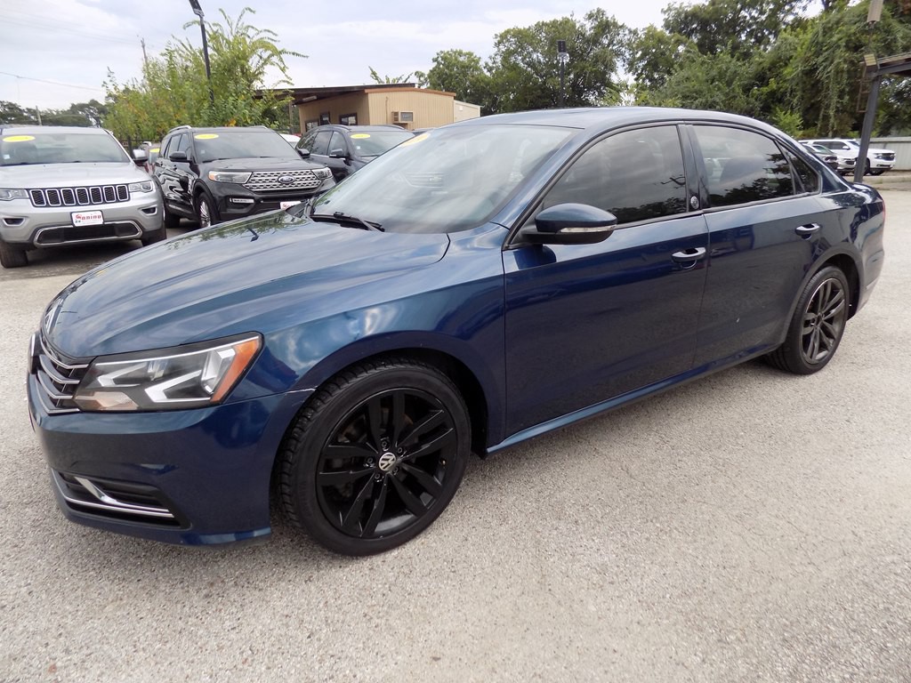 2019 Volkswagen Passat Image 2