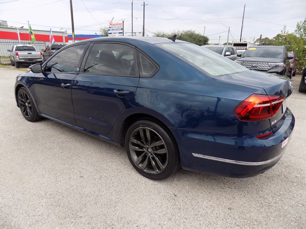 2019 Volkswagen Passat Image 4