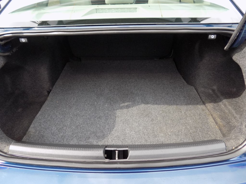 2019 Volkswagen Passat Image 18