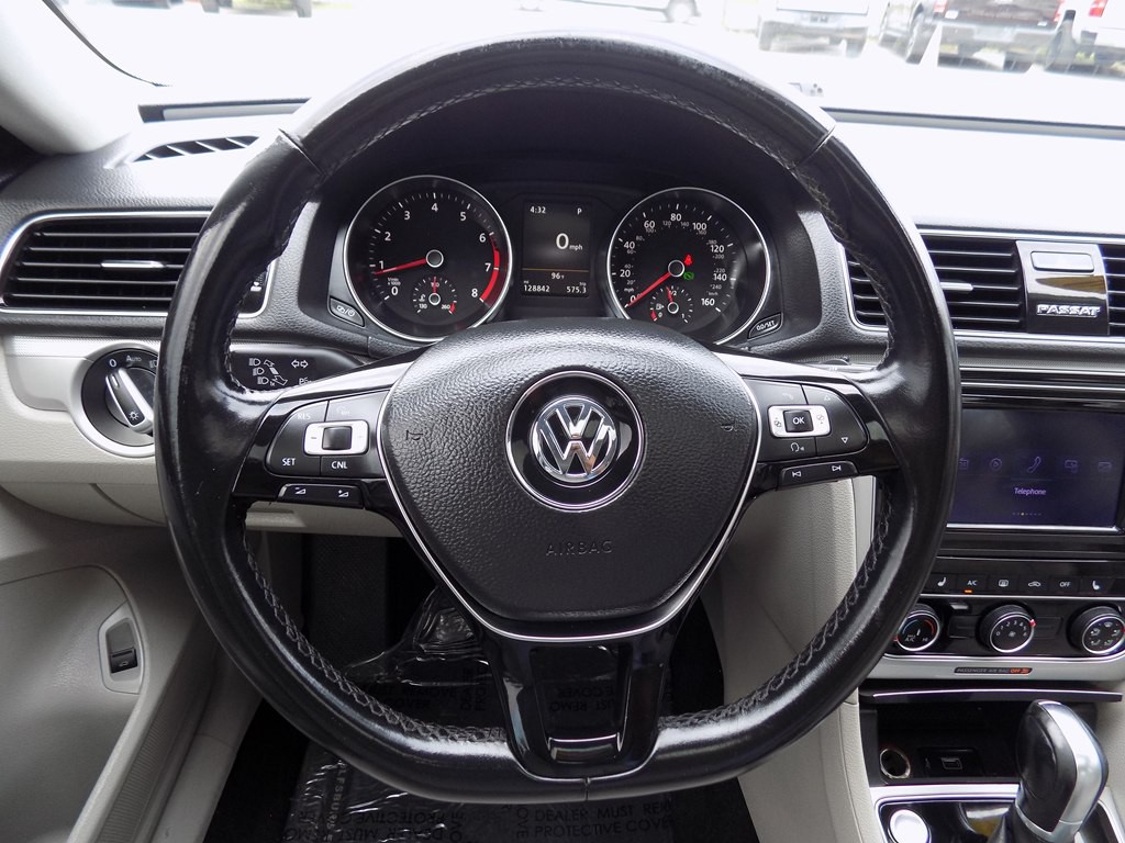 2019 Volkswagen Passat Image 23