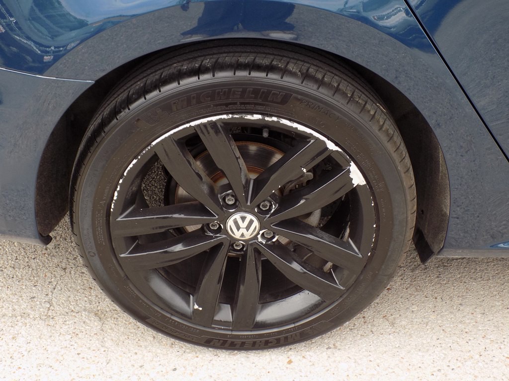 2019 Volkswagen Passat Image 26