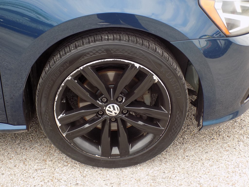 2019 Volkswagen Passat Image 27