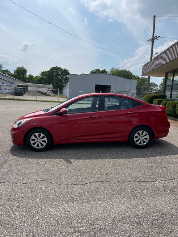 2016 Hyundai Accent Image 4
