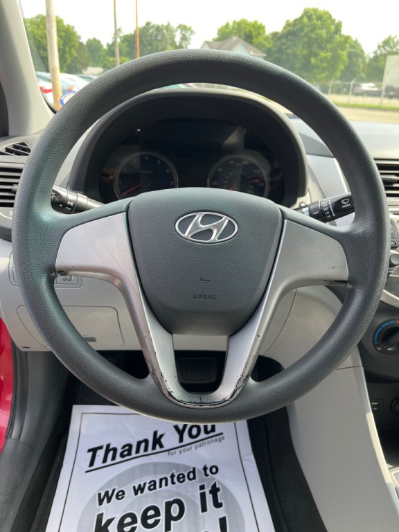 2016 Hyundai Accent Image 9