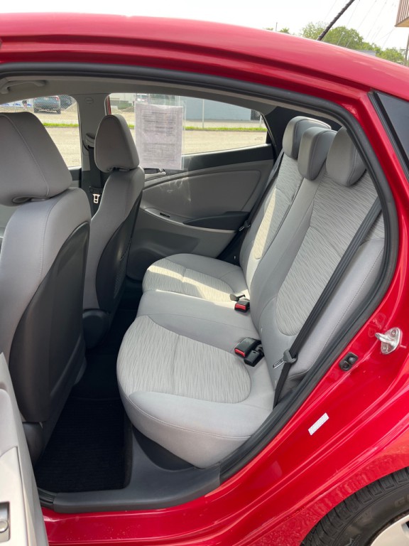 2016 Hyundai Accent Image 12