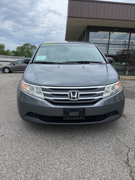 2011 Honda Odyssey Image 2