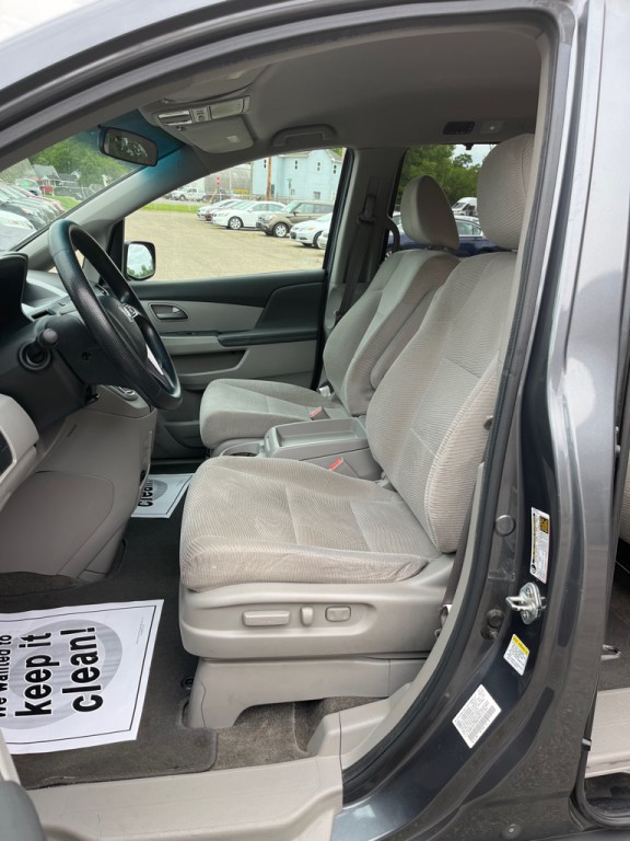 2011 Honda Odyssey Image 12
