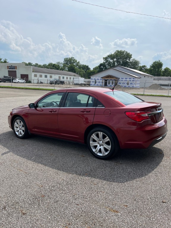 2013 Chrysler 200 Image 5