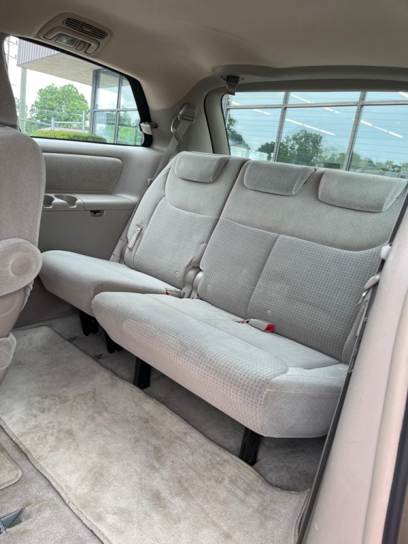 2010 Toyota Sienna Image 14