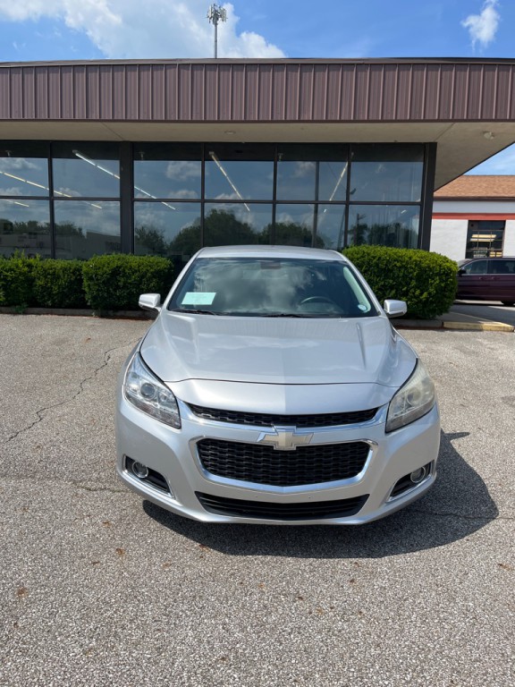 2014 Chevrolet Malibu Image 2