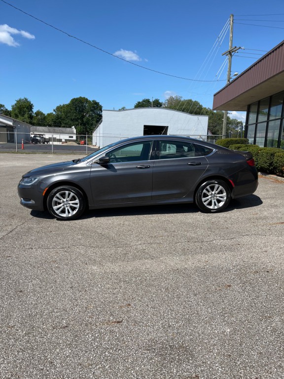 2015 Chrysler 200 Image 4