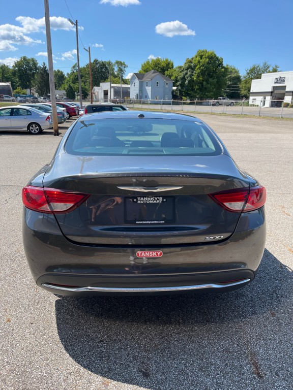 2015 Chrysler 200 Image 6